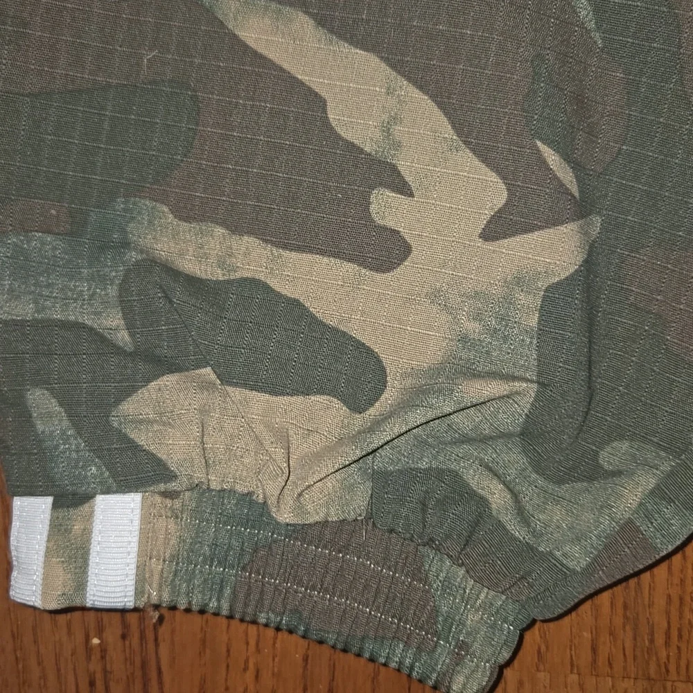 NWT Adidas Camouflage Cargo Track Pants Size XS - Picture 5 of 8